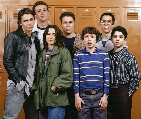  Freaks and Geeks: 90'ların Sonlarında lise hayatının çetrefilli güzelliğini ve komik hüzünlü gerçeğini keşfedin!